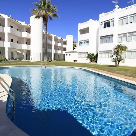 Shine & Garden With Pool By Homing Lägenhet